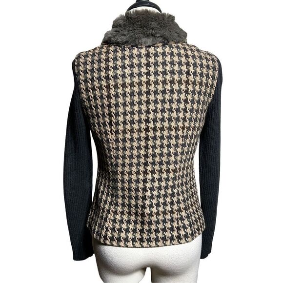 CAbi Grey Houndstooth Sweater Jacket Faux Fur Collar Size 2 - Picture 4 of 10